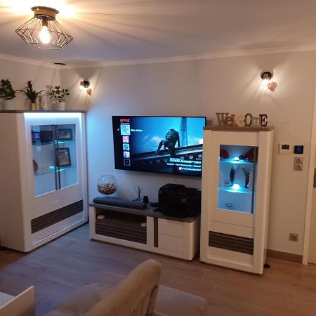 Chambre Privee/Climatisee+Tv /Petit Dejeuner Inclu/Tout Confort 느베르 외부 사진