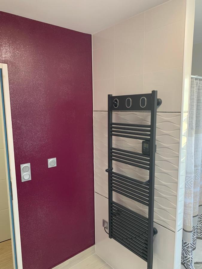 Chambre Privee/Climatisee+Tv /Petit Dejeuner Inclu/Tout Confort 느베르 외부 사진