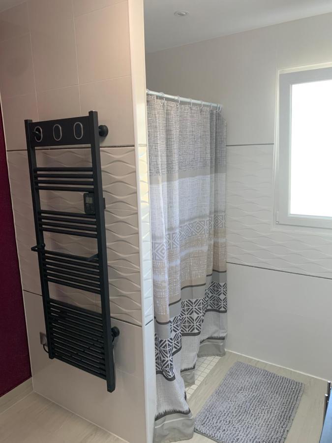 Chambre Privee/Climatisee+Tv /Petit Dejeuner Inclu/Tout Confort 느베르 외부 사진