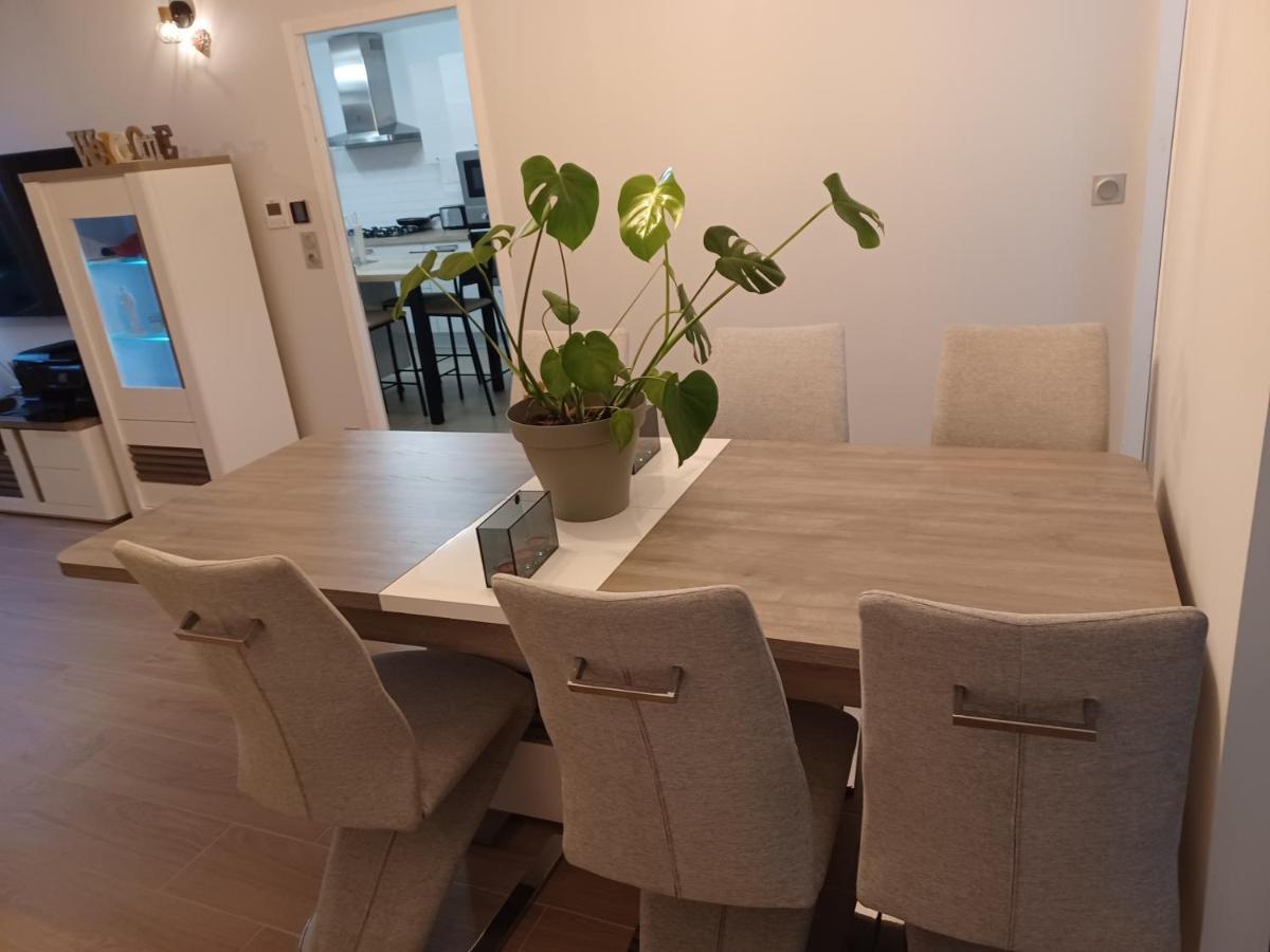 Chambre Privee/Climatisee+Tv /Petit Dejeuner Inclu/Tout Confort 느베르 외부 사진