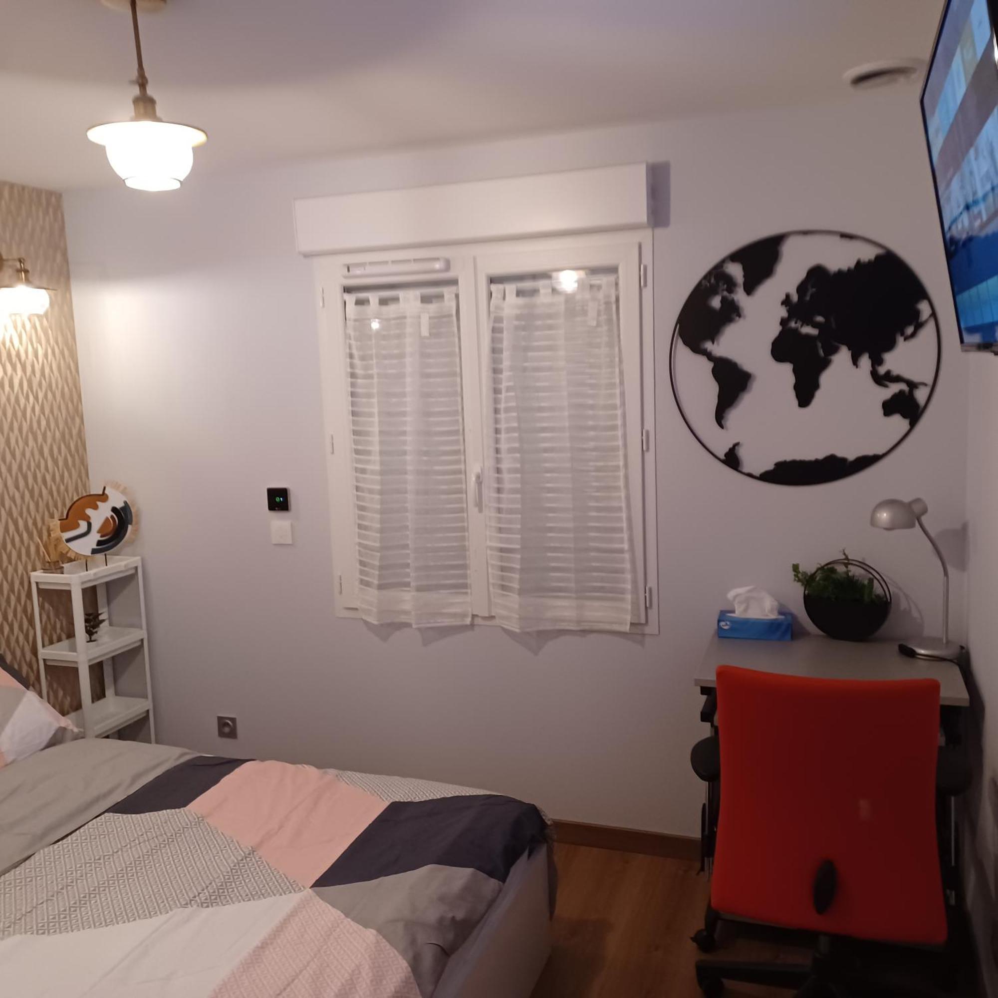 Chambre Privee/Climatisee+Tv /Petit Dejeuner Inclu/Tout Confort 느베르 외부 사진