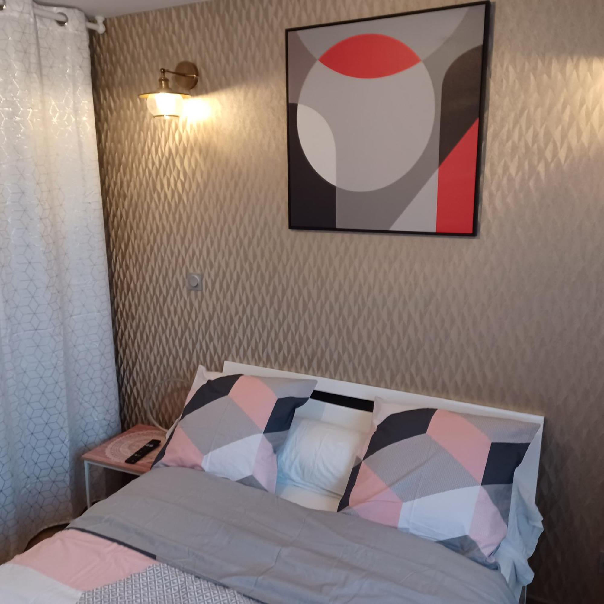 Chambre Privee/Climatisee+Tv /Petit Dejeuner Inclu/Tout Confort 느베르 외부 사진